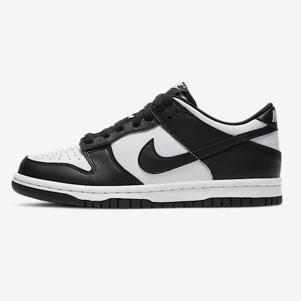 Nike Black and White Sneakers Classic Dunk Style